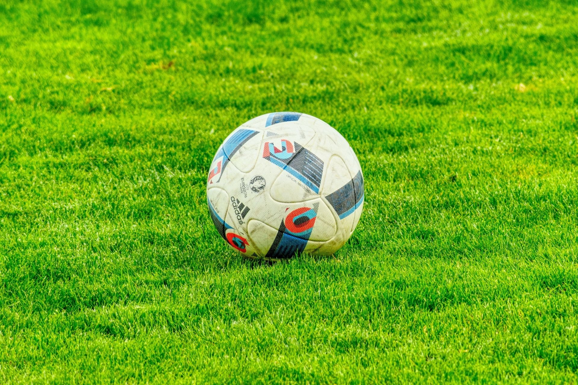 Dnia 2022-08-21 13:00 na obiekcie Stade Gabriel Montpied miał miejsce mecz między Clermont Foot i Nice zakończony wynikiem 1-0